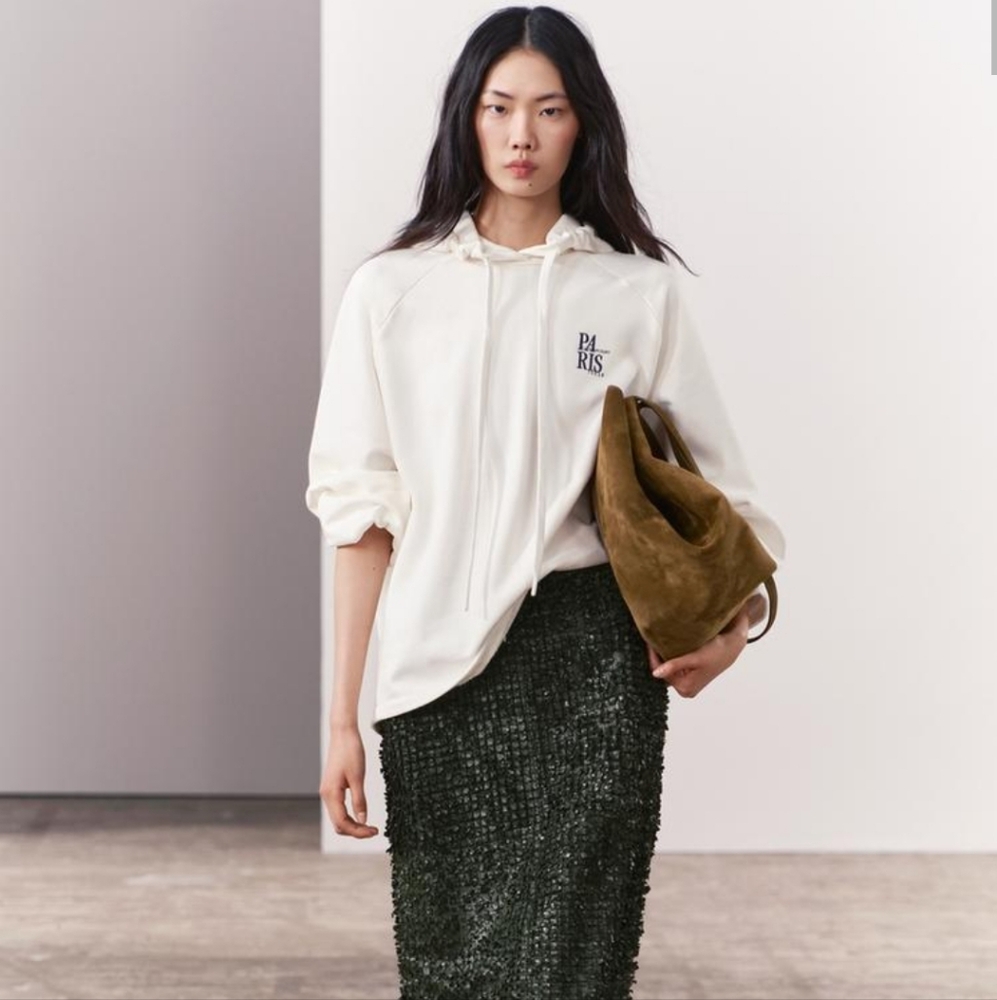 EMBROIDERED HOODIE SWEATSHIRT SIZE S